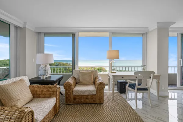 $925,000 | 5550 North Ocean Drive, Unit 5C, Singer Island, FL 33404