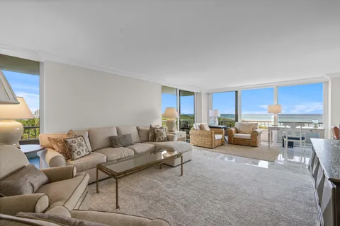 $925,000 | 5550 North Ocean Drive, Unit 5C, Singer Island, FL 33404