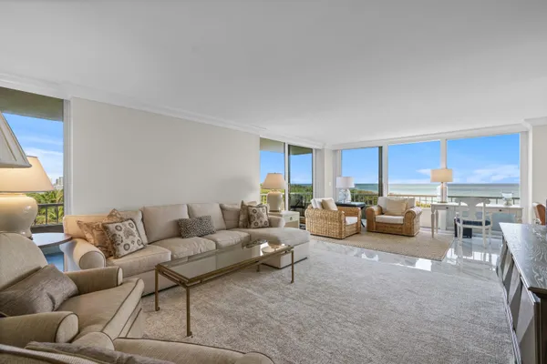 $925,000 | 5550 North Ocean Drive, Unit 5C, Singer Island, FL 33404