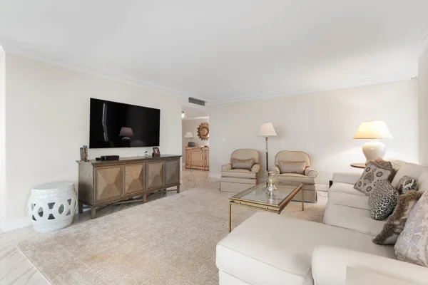 $925,000 | 5550 North Ocean Drive, Unit 5C, Singer Island, FL 33404