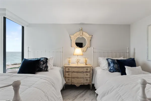 $925,000 | 5550 North Ocean Drive, Unit 5C, Singer Island, FL 33404