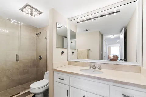 $925,000 | 5550 North Ocean Drive, Unit 5C, Singer Island, FL 33404