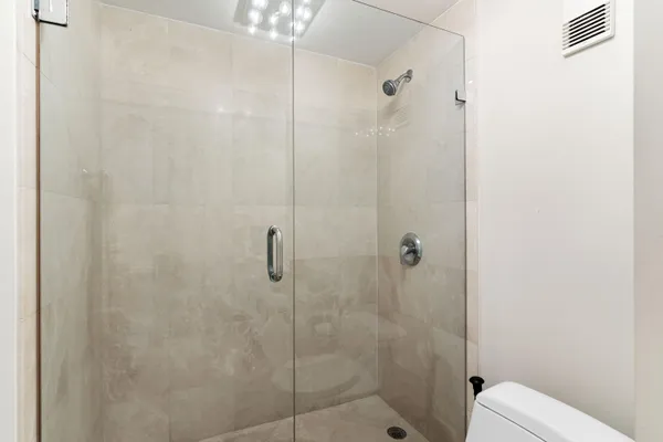 $925,000 | 5550 North Ocean Drive, Unit 5C, Singer Island, FL 33404