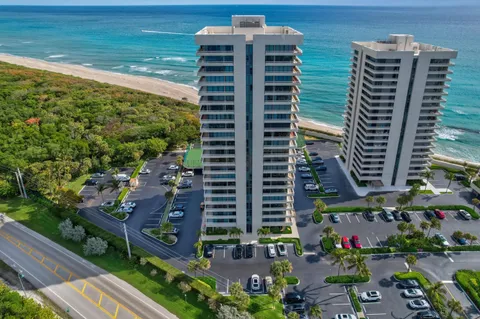 $925,000 | 5550 North Ocean Drive, Unit 5C, Singer Island, FL 33404