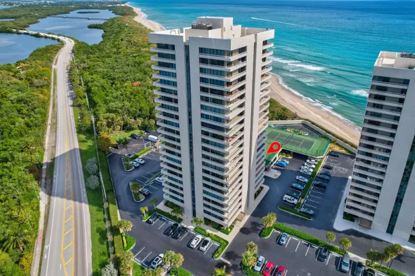 $925,000 | 5550 North Ocean Drive, Unit 5C, Singer Island, FL 33404