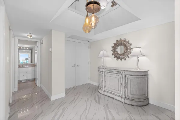 $925,000 | 5550 North Ocean Drive, Unit 5C, Singer Island, FL 33404