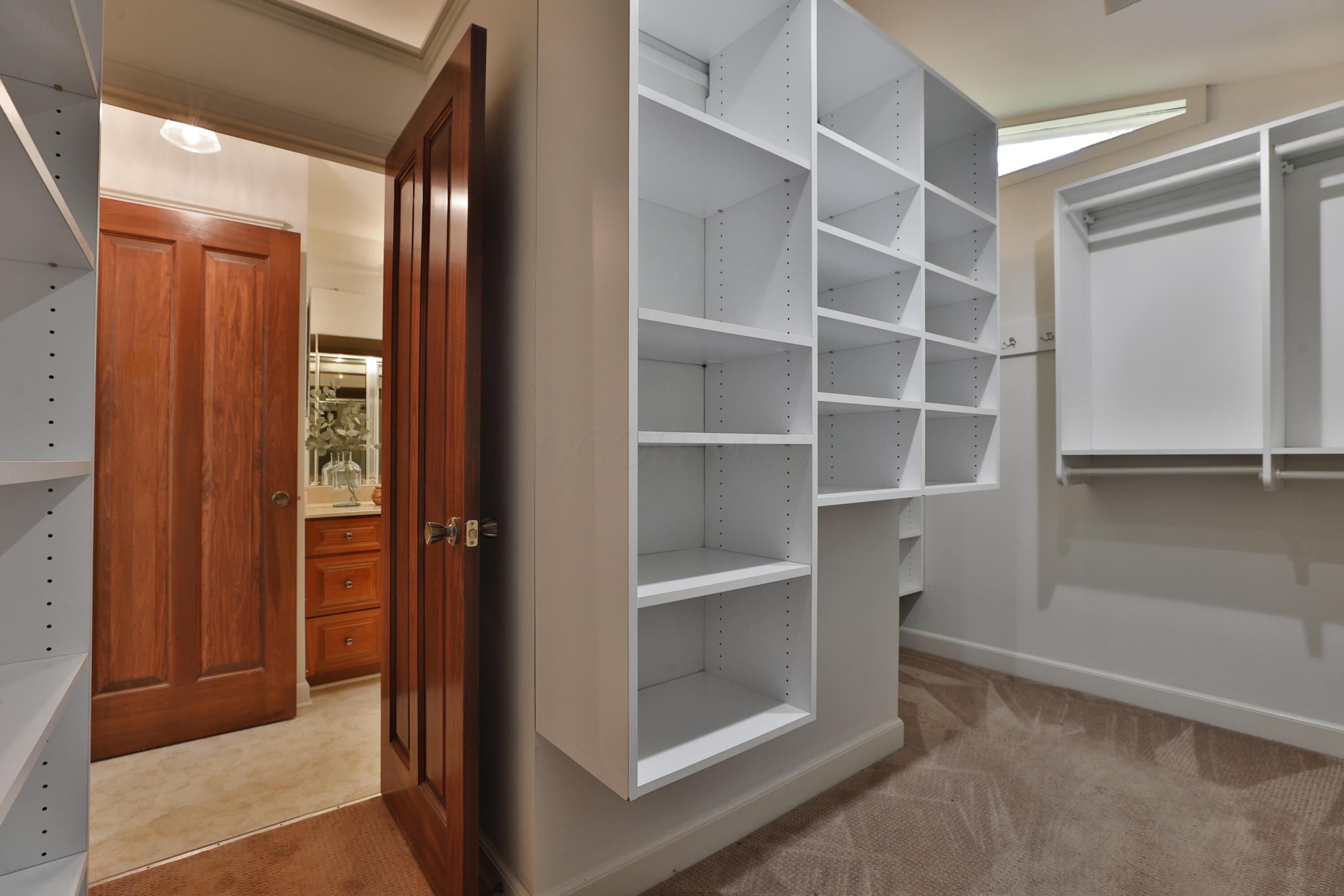 160 Croswell Road Columbus, OH 43214 - Photo 33 of 50 160-Croswell-Interiors-30