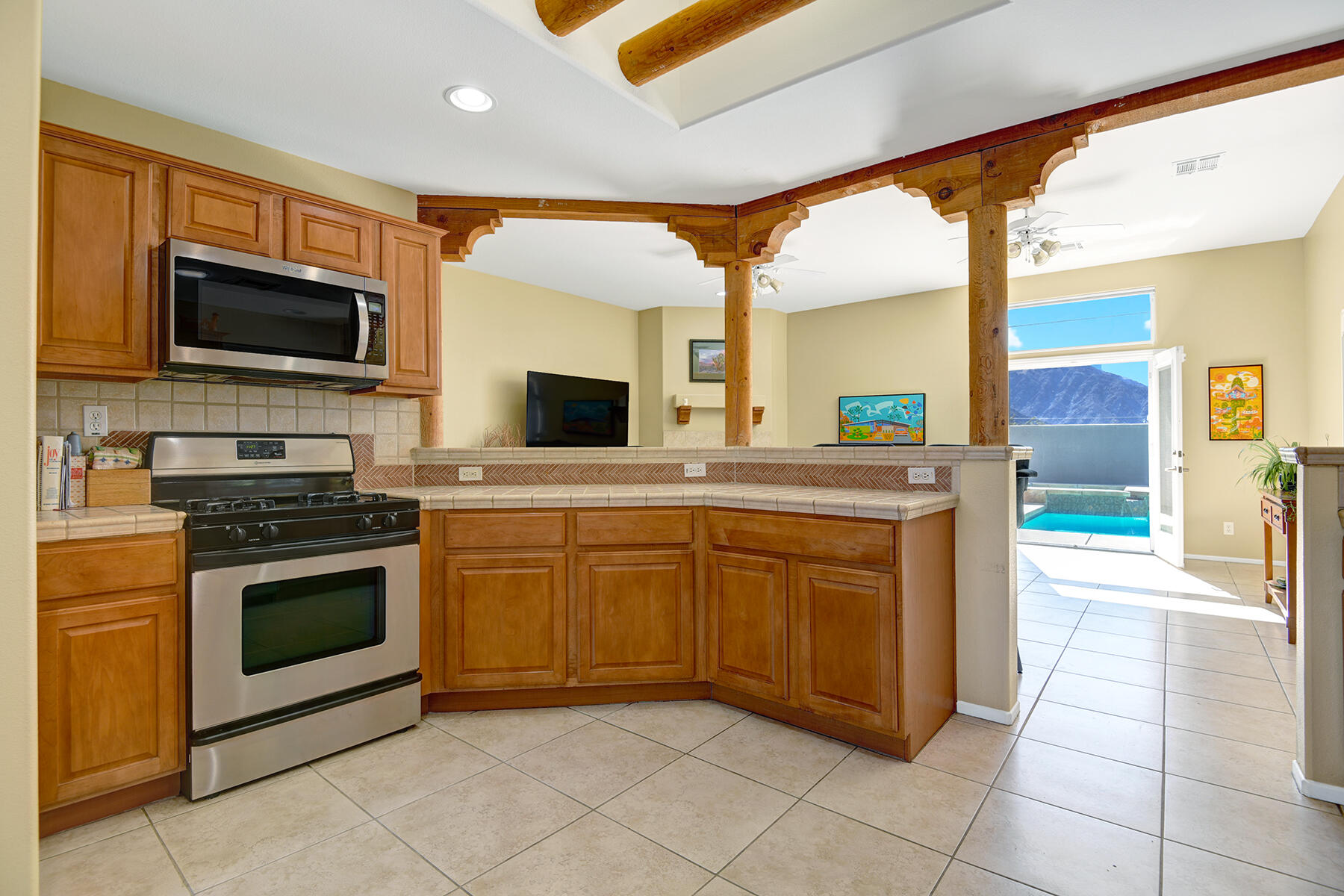 78595 Saguaro Road La Quinta, CA 92253 - Photo 7 of 30 KITCHEN.jpg mls