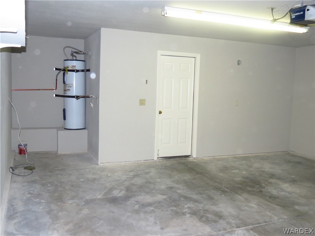 902 Baseline Road Bullhead City, AZ 86442 - Photo 4 of 31 Gallery Image 4