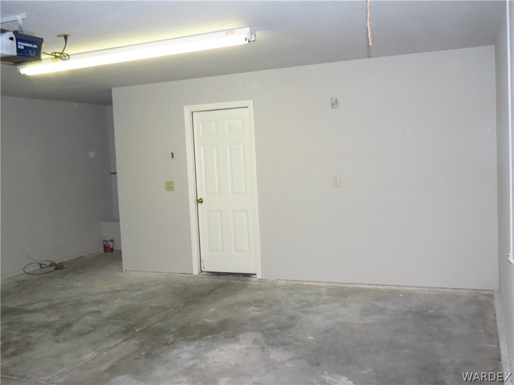 902 Baseline Road Bullhead City, AZ 86442 - Photo 5 of 31 Gallery Image 5