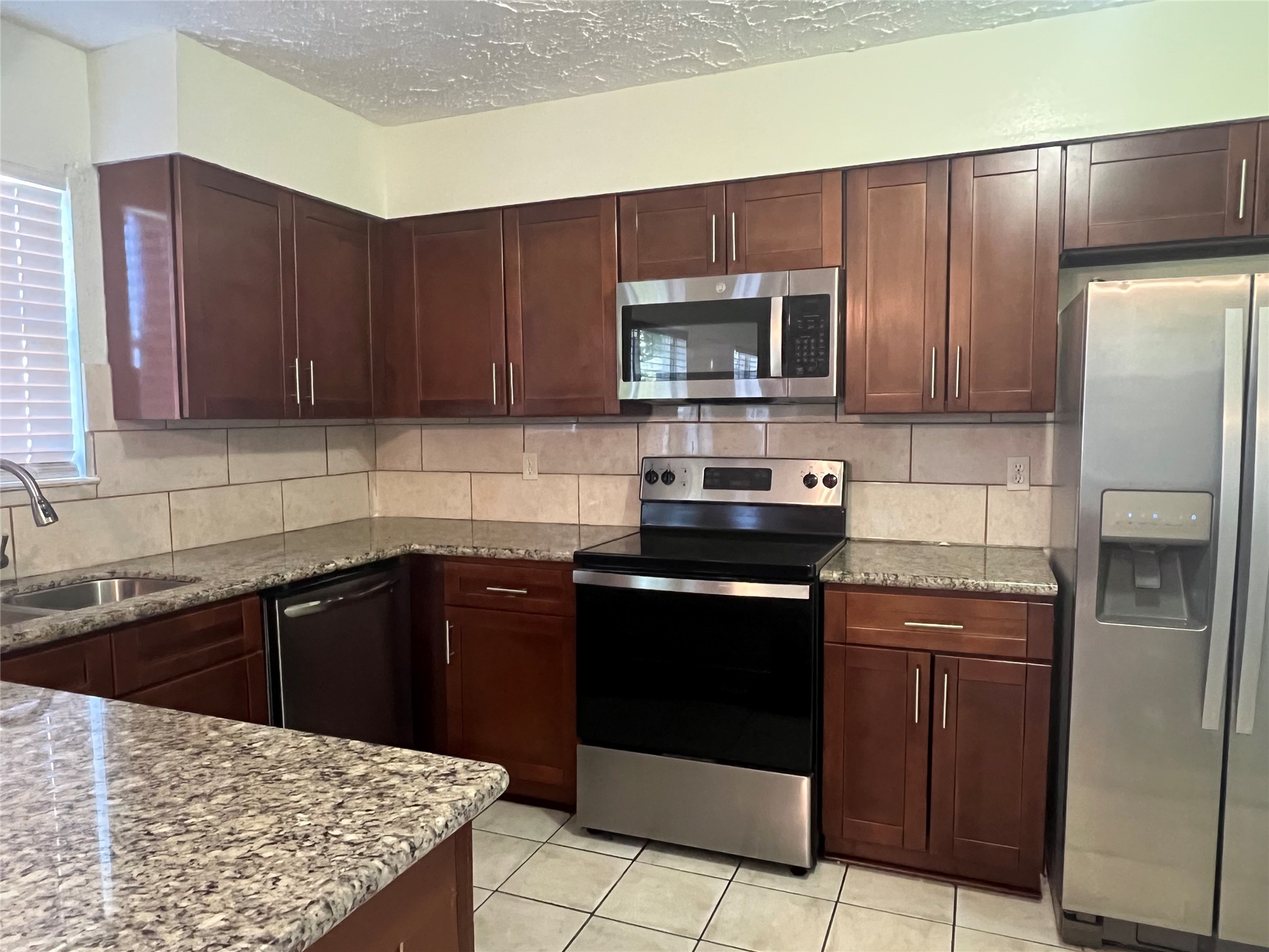 2406 Ridge Hollow Drive Houston, TX 77067 - Photo 4 of 46
