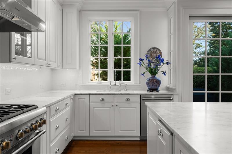1105 Lullwater Road Northeast Atlanta, GA 30307 - Photo 12 of 28 Gallery Image 12