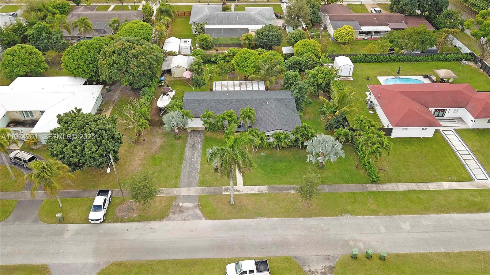 514 Northwest 21st Street Homestead, FL 33030 - Photo 3 of 45 a view of a swimming pool
