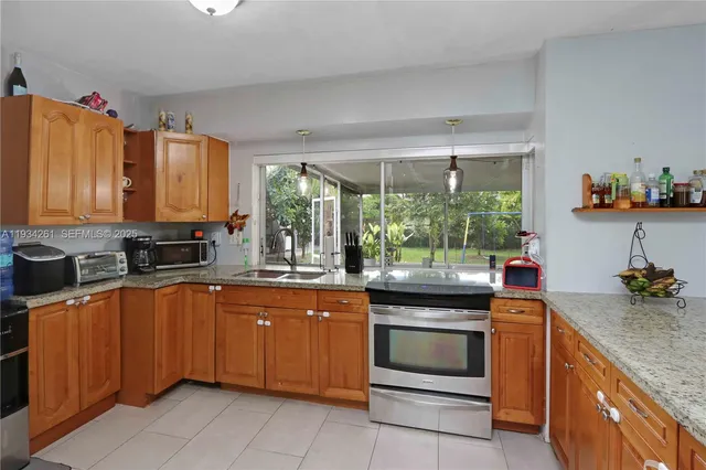 $499,999 | 514 Northwest 21st Street, Homestead, FL 33030