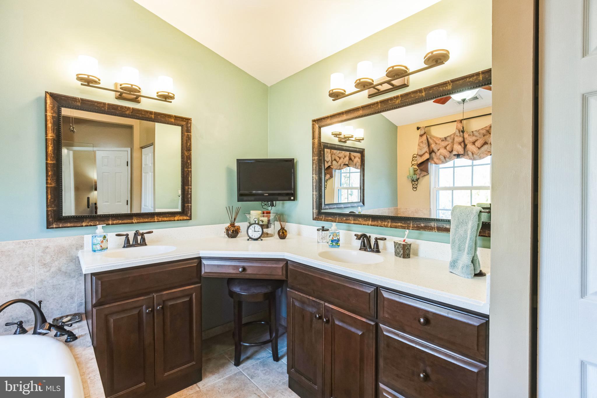 580 Small Reward Road Huntingtown, MD 20639 - Photo 30 of 54 Primary Suite