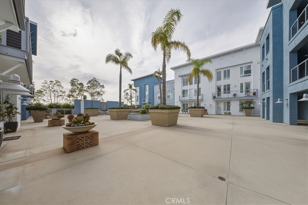 1901 Victoria Avenue, Unit 116 Oxnard, CA 93035 - Photo 29 of 33