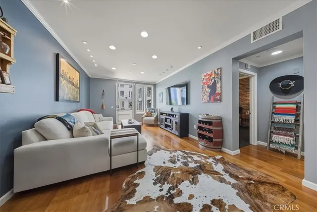 $564,999 | 1901 Victoria Avenue, Unit 116, Oxnard, CA 93035