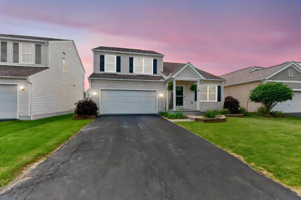 $375,000 | 807 Holly Farms Drive, Blacklick, OH 43004