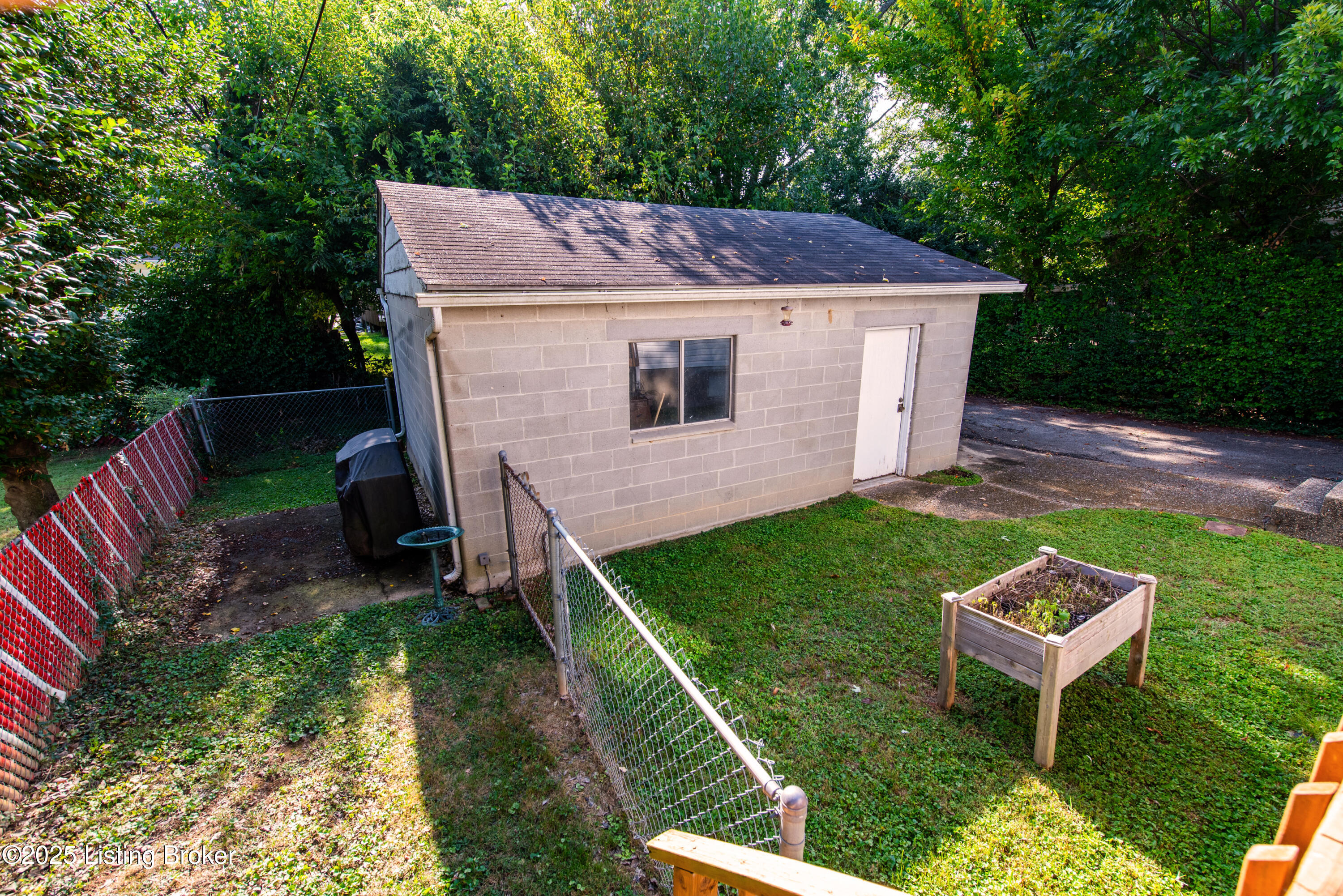 3014 Talisman Road Louisville, KY 40220 - Photo 38 of 40 6890
