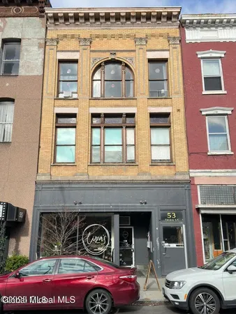 $1,700 | 53 3rd Street, Unit 3A, Troy, NY 12180