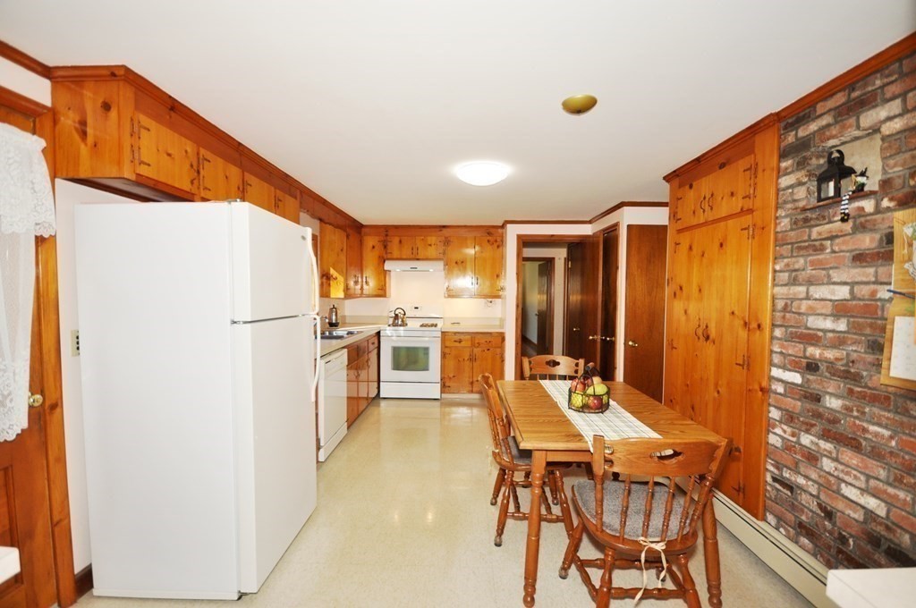 42 Boxboro Road Stow, MA 01775 - Photo 8 of 33 Gallery Image 8