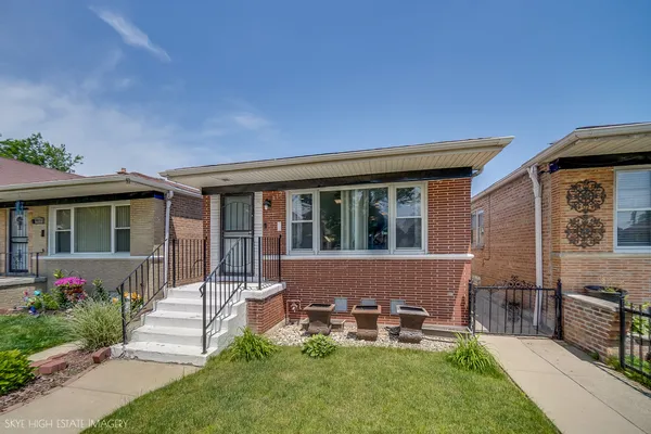 $299,900 | 412 East 89th Place, Chicago, IL 60619