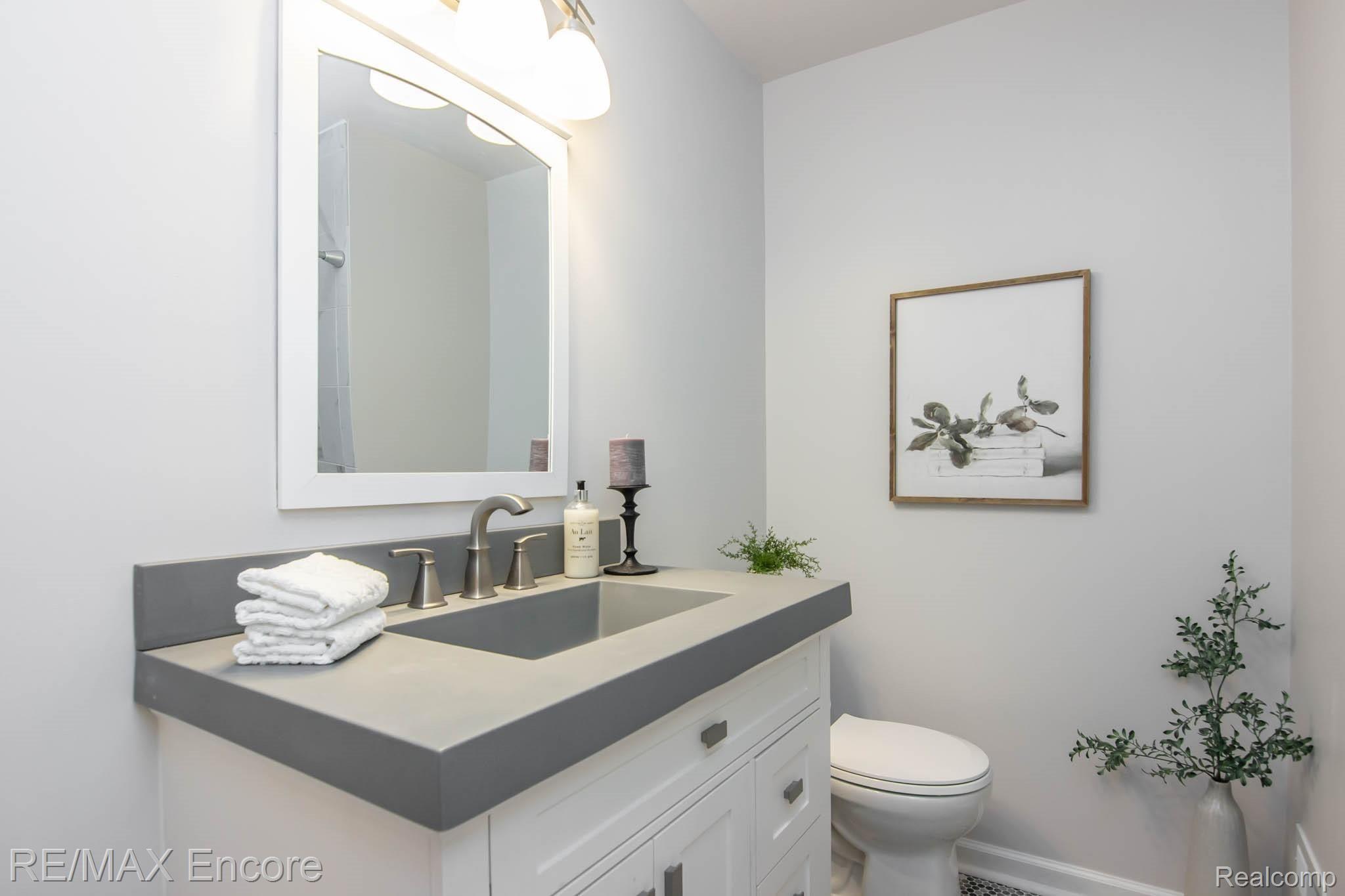 9422 Green Road Goodrich, MI 48438 - Photo 26 of 44 Full Bath View 1