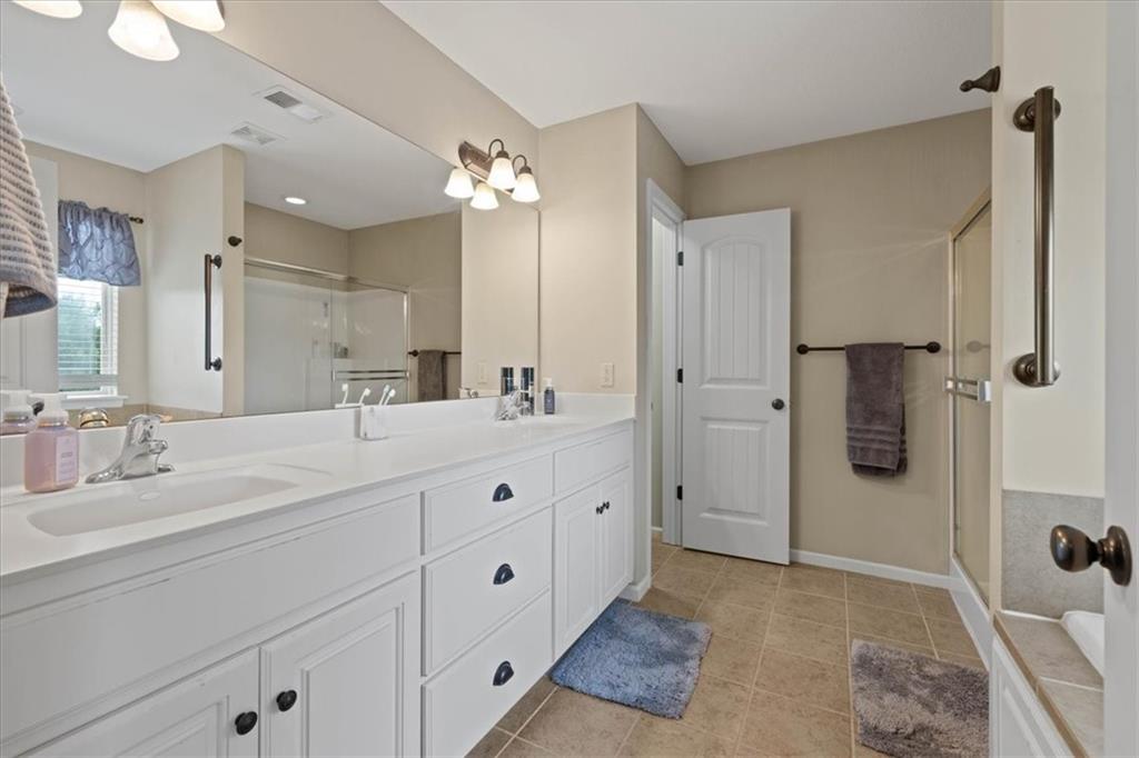 1304 Ashdown Circle Raymore, MO 64083 - Photo 20 of 38