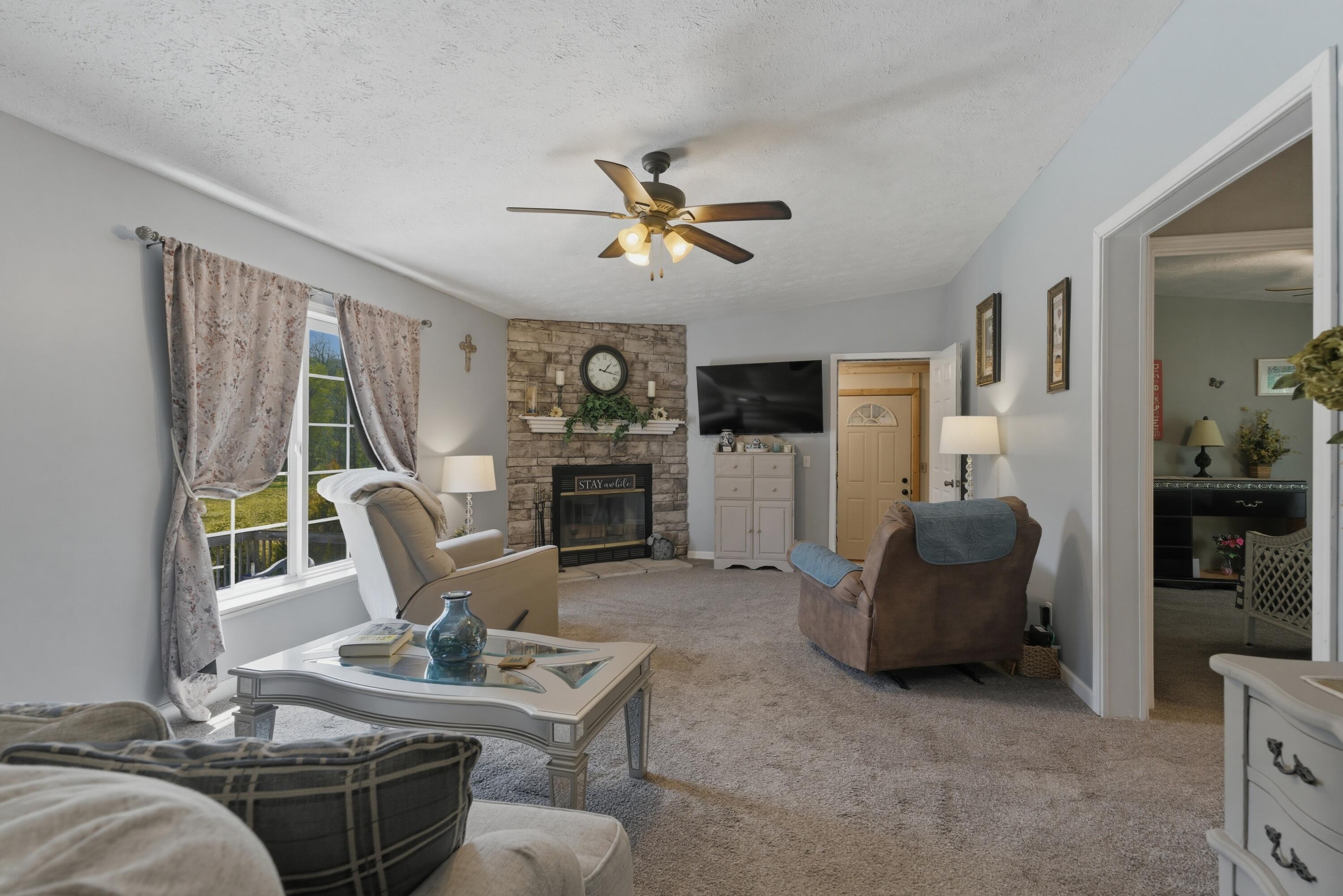 16282 Cox Road Logan, OH 43138 - Photo 16 of 89 20-print-058