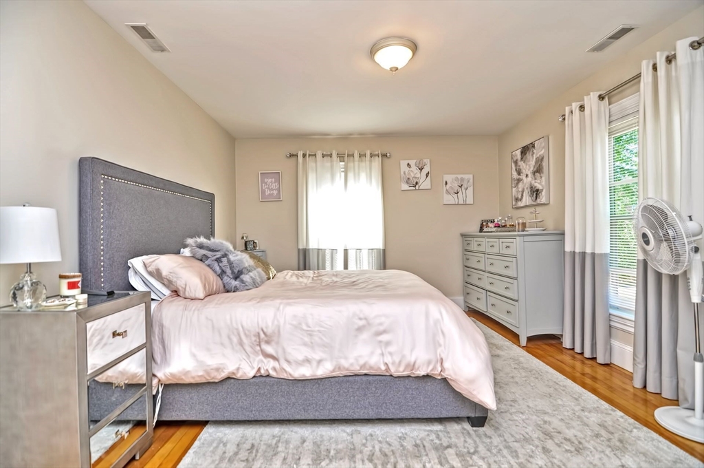 40 Avon Street, Unit 2 Wakefield, MA 01880 - Photo 12 of 29