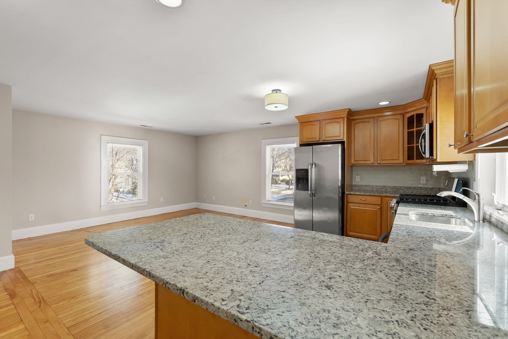 40 Avon Street, Unit 2 Wakefield, MA 01880 - Photo 8 of 29