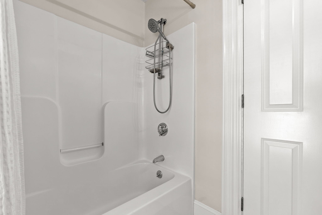 40 Avon Street, Unit 2 Wakefield, MA 01880 - Photo 10 of 29