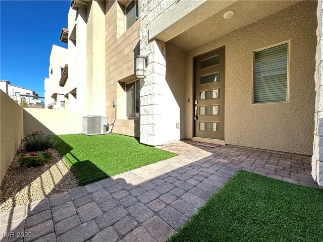 $2,595 | 600 Carriage Hill Drive, Unit 1070, Las Vegas, NV 89138