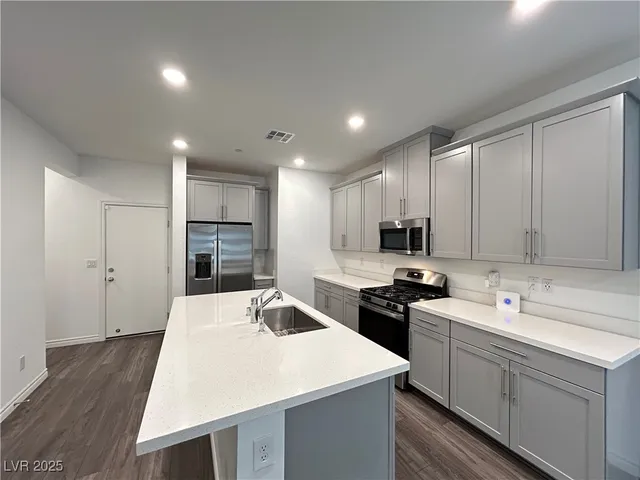 $2,595 | 600 Carriage Hill Drive, Unit 1070, Las Vegas, NV 89138