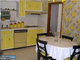 1136 Oliver Road Huntingdon Valley, PA 19006 - Photo 8 of 12 Kitchen