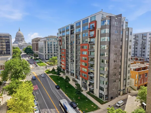 $397,500 | 309 West Washington Avenue, Unit 412, Madison, WI 53703