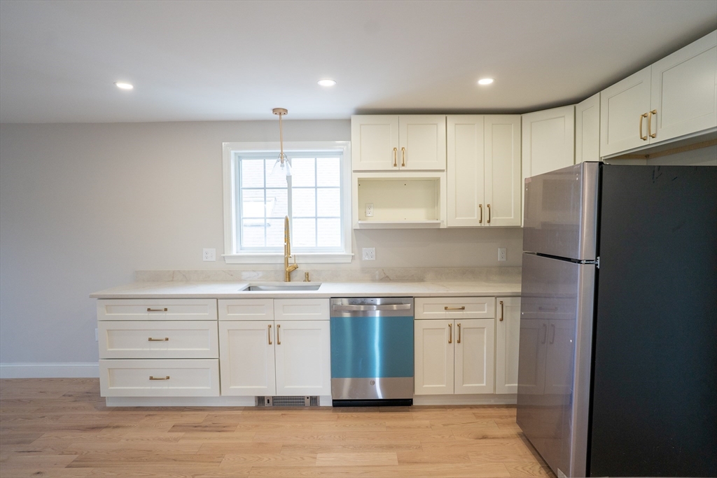 26 Carlton Street, Unit 3 Peabody, MA 01960 - Photo 11 of 21