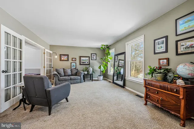 $615,000 | 5 Roosevelt Way, Avondale, PA 19311