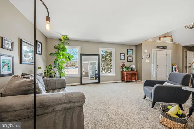 $615,000 | 5 Roosevelt Way, Avondale, PA 19311