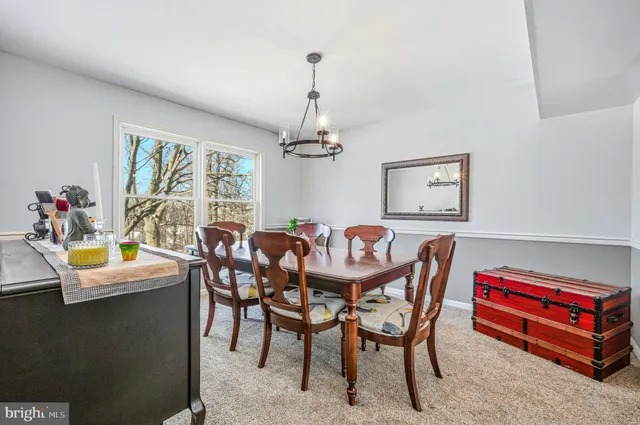 $615,000 | 5 Roosevelt Way, Avondale, PA 19311