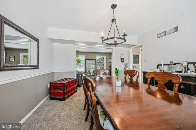 $615,000 | 5 Roosevelt Way, Avondale, PA 19311