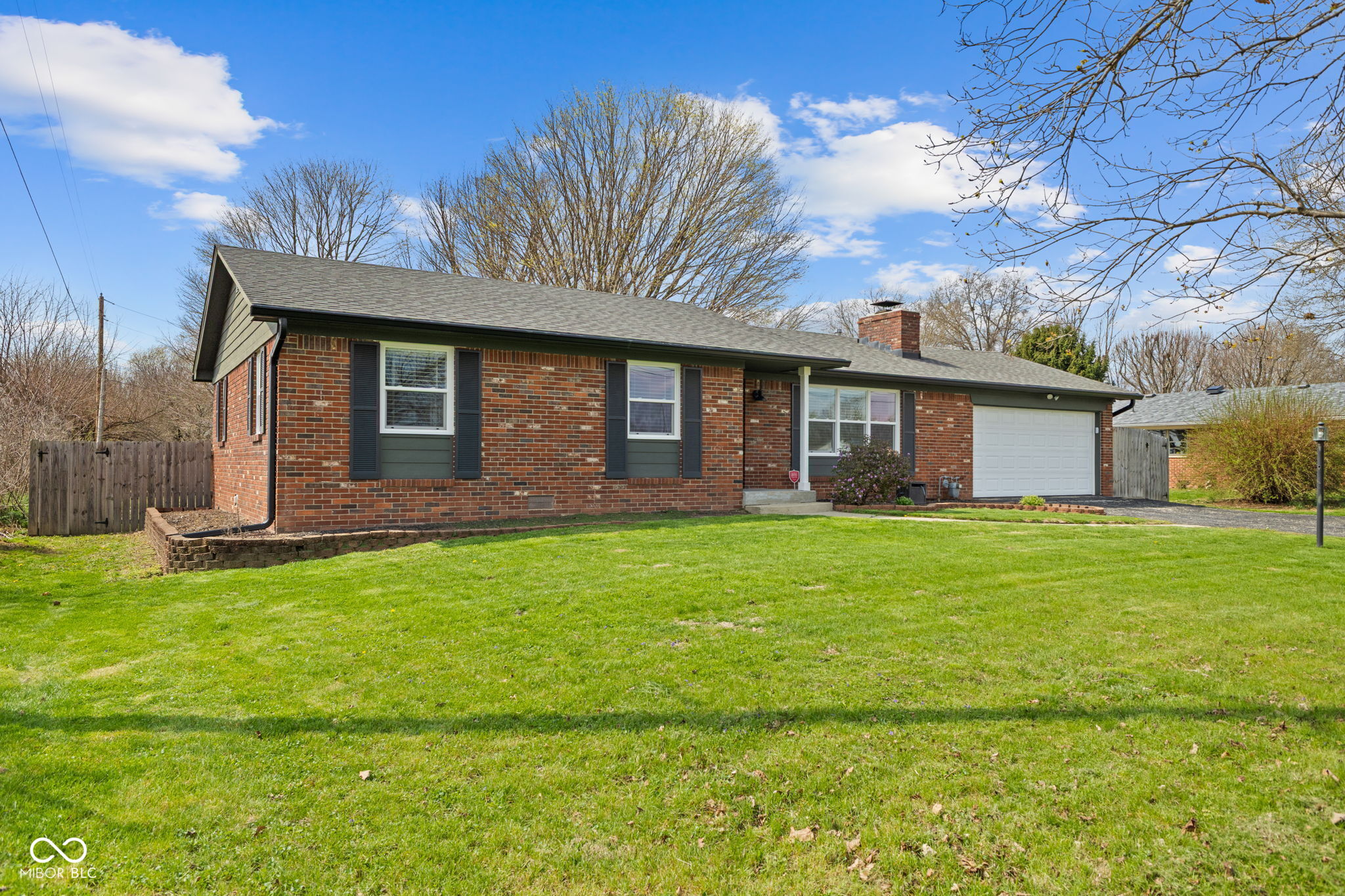 1154 Mullinix Road Greenwood, IN 46143 - Photo 2 of 33