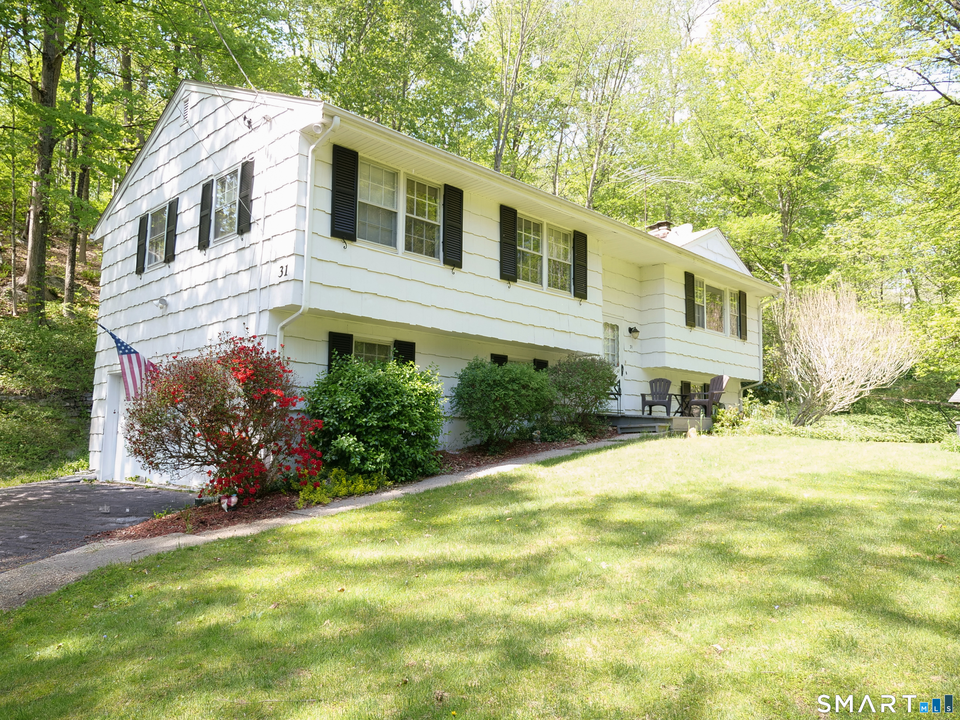 31 Longview Drive Ridgefield, CT 06877 - Photo 2 of 40