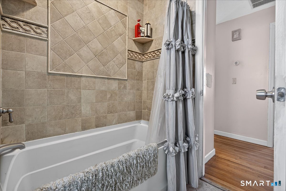 31 Longview Drive Ridgefield, CT 06877 - Photo 29 of 39 a bathroom with a bathtub