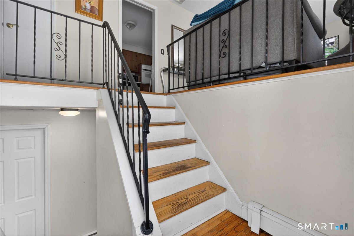 31 Longview Drive Ridgefield, CT 06877 - Photo 4 of 39 a view of entryway