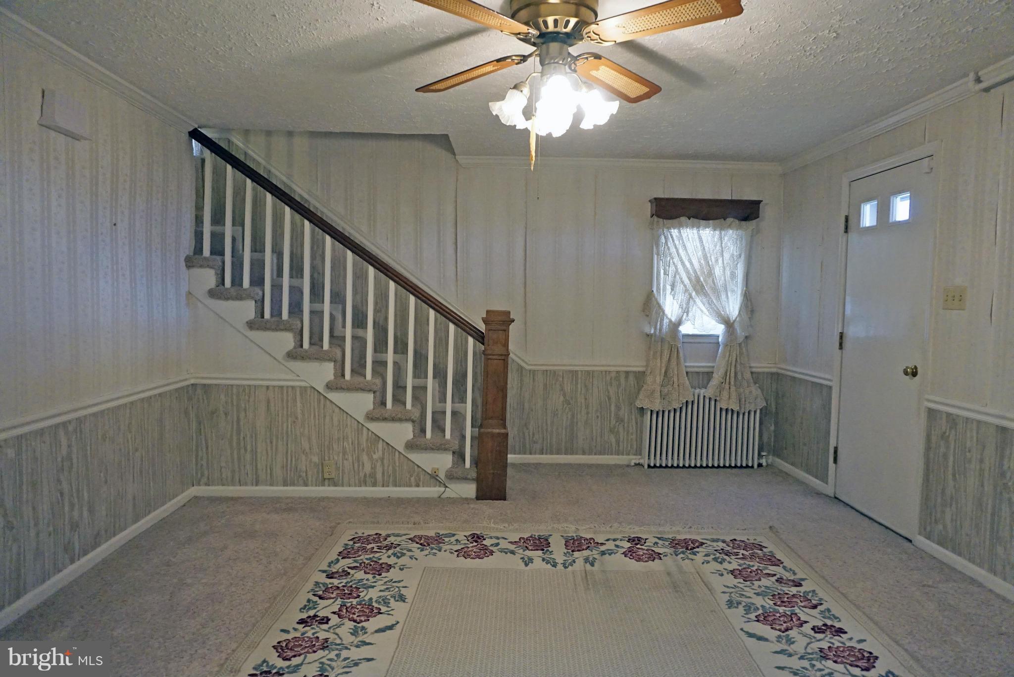 324 Bufflick Road Winchester, VA 22602 - Photo 5 of 29 Living Room