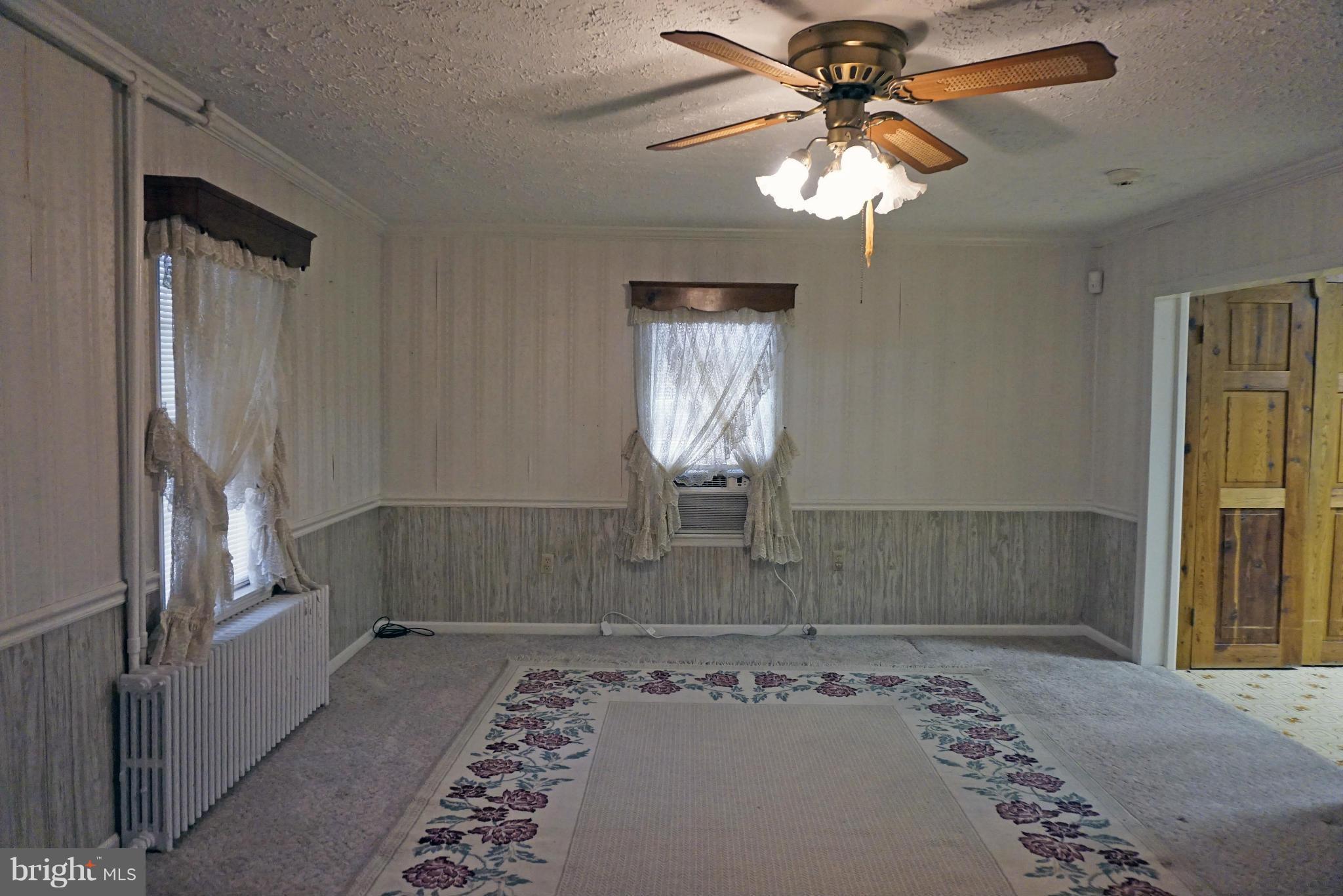 324 Bufflick Road Winchester, VA 22602 - Photo 6 of 29 Living Room
