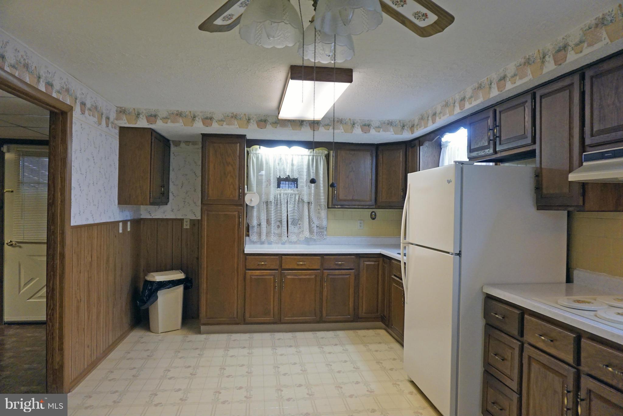 324 Bufflick Road Winchester, VA 22602 - Photo 7 of 29 Kitchen