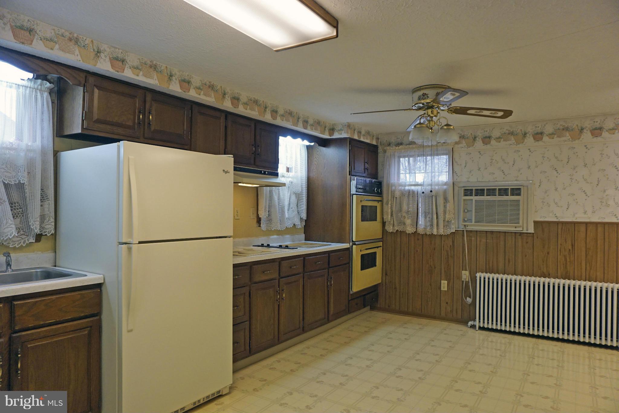 324 Bufflick Road Winchester, VA 22602 - Photo 8 of 29 Kitchen