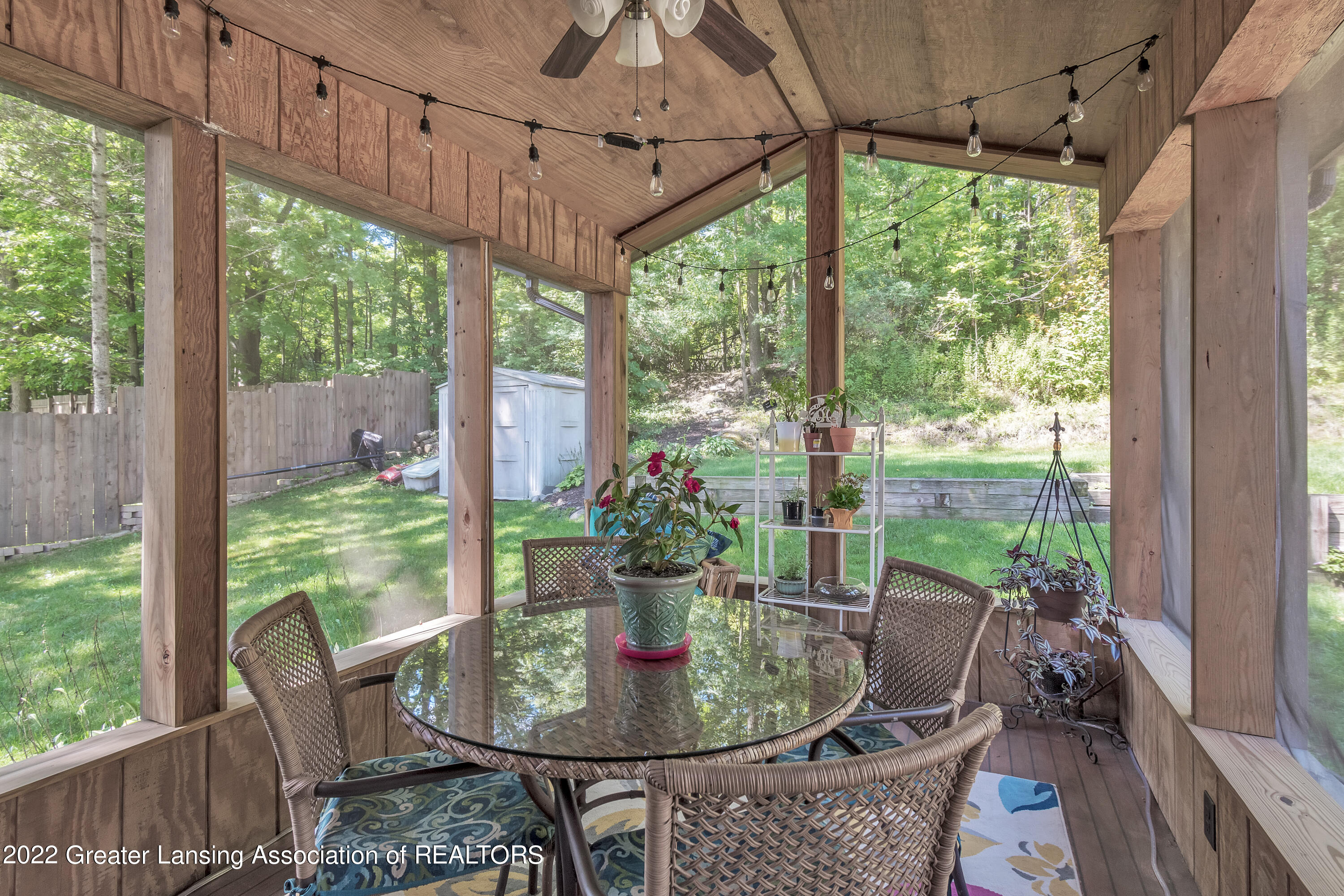 230 Williamsburg Road Lansing, MI 48917 - Photo 32 of 37 15-230-Williamsburg-Road-WindowStill-Rea